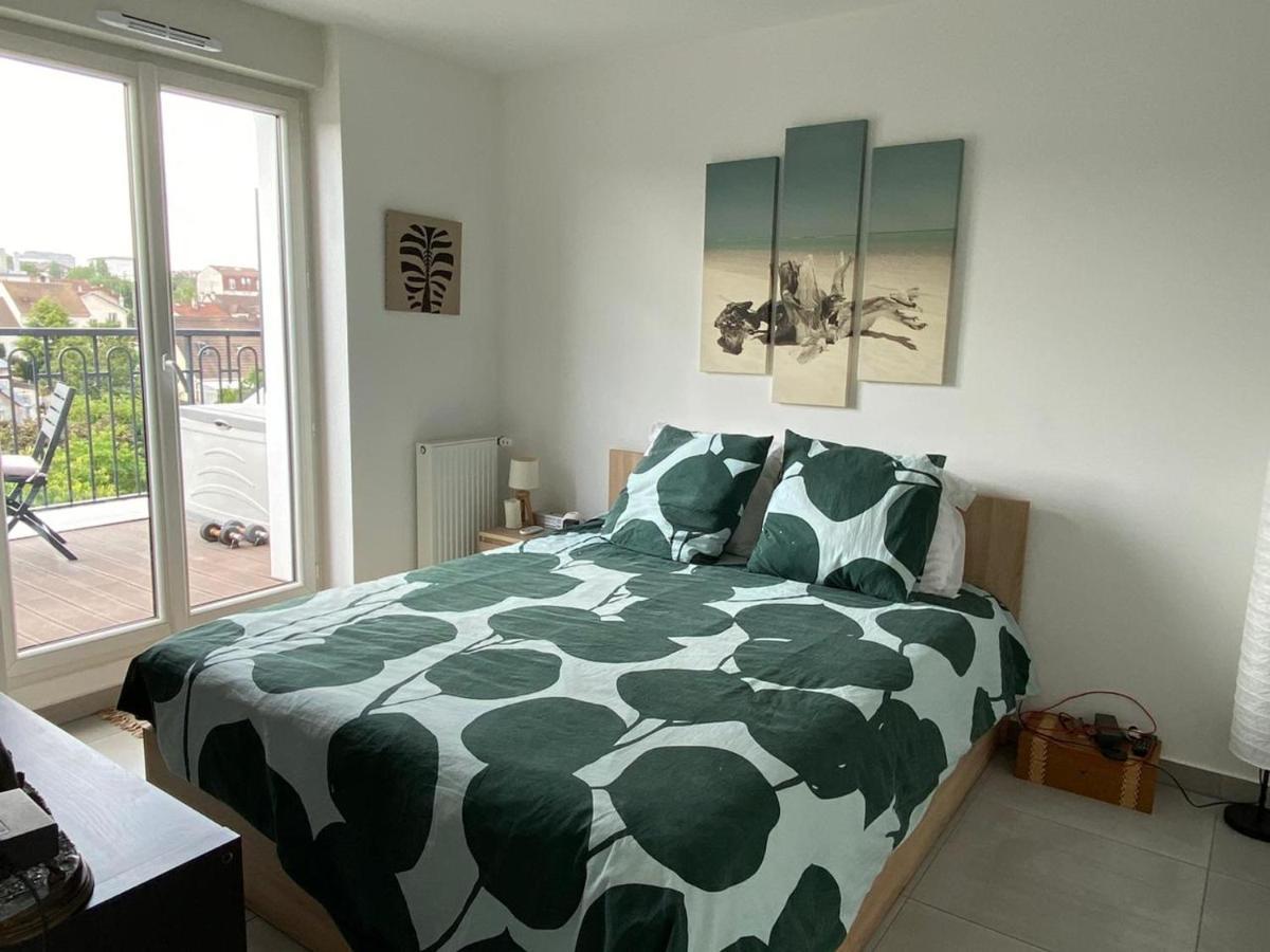 Apartmán 35M2 Neuf, Plein Sud, Dernier Etage Avec Terrasse Noisy-le-Grand Exteriér fotografie