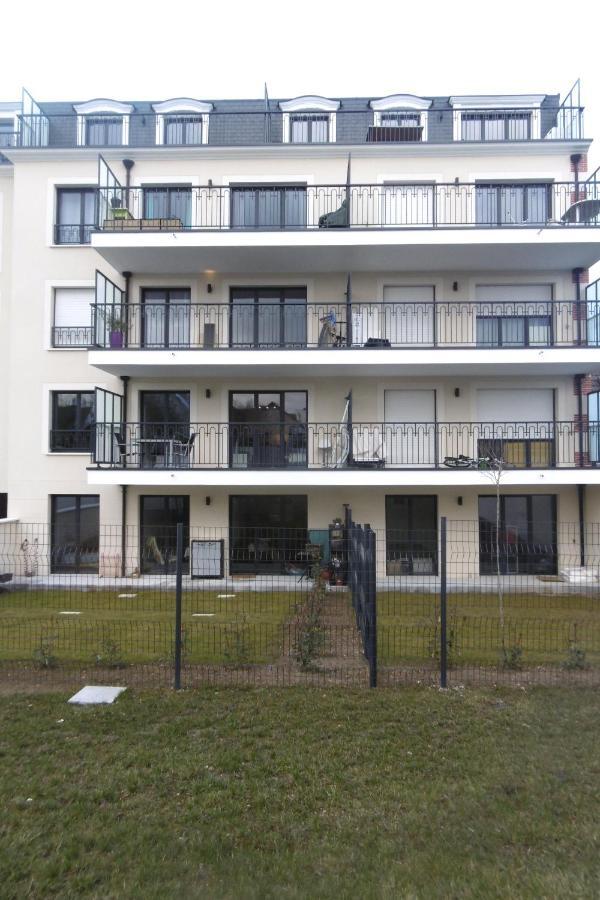 Apartmán 35M2 Neuf, Plein Sud, Dernier Etage Avec Terrasse Noisy-le-Grand Exteriér fotografie